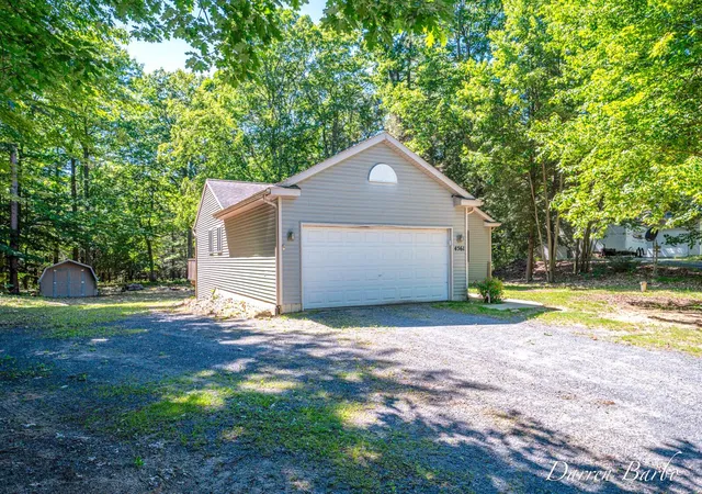 Photo 2 of Single family home for sale at 4561 N Pine Ave, Mears, MI 49436 | MLS# 65026032097 | Listing updated on 2026-08-27