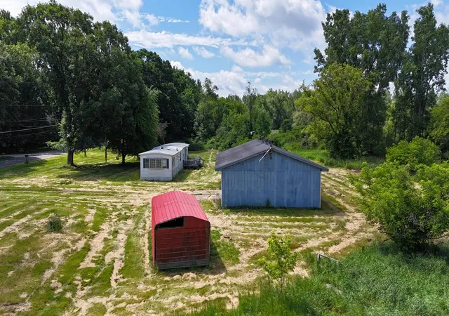 Photo 3 of Single family home for sale at 9500 N Meridian Rd, Pleasant Lake, MI 49272 | MLS# 55026032098 | Listing updated on 2026-08-18