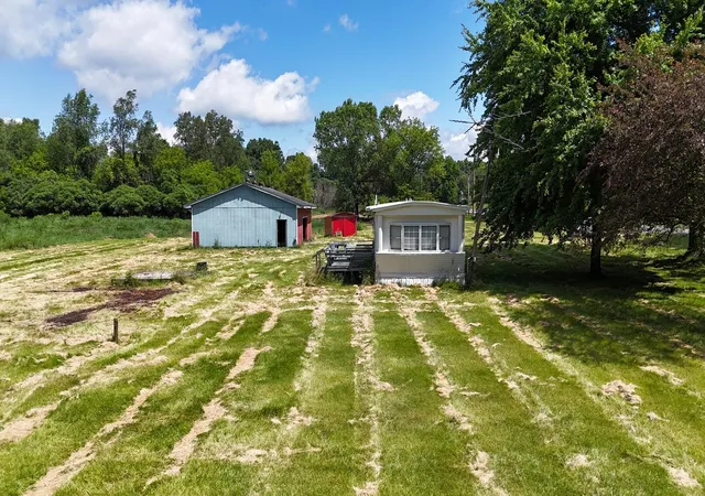Photo 4 of Single family home for sale at 9500 N Meridian Rd, Pleasant Lake, MI 49272 | MLS# 55026032098 | Listing updated on 2026-08-18