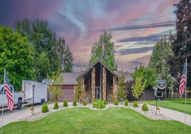 Photo 2 of Single family home for sale at 17 Linda Ln, Coldwater, MI 49036 | MLS# 62026032102 | Listing updated on 2026-09-11