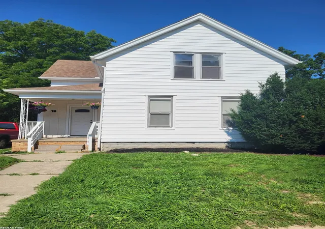 Listing Photo 1 - Condo for sale in building located at 19 Washington St, Mount Clemens, MI 48043