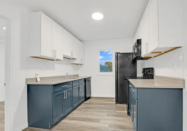 1st image of 343 Sheffield Apt B Ave, Flint, MI 48503 | MLS# 5050212910