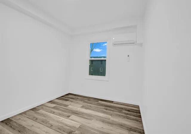 5th image of 343 Sheffield Apt B Ave, Flint, MI 48503 | MLS# 5050212910