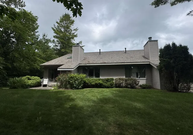 Photo 3 of Condo for sale at 723 N Apple Tree Dr, Suttons Bay, MI 49682 | MLS# 78080070274 | Listing updated on 2026-07-17