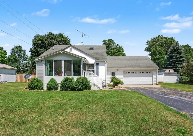 2nd image of 728 Ohio Ave, Fremont, MI 49412 | MLS# 67026032121