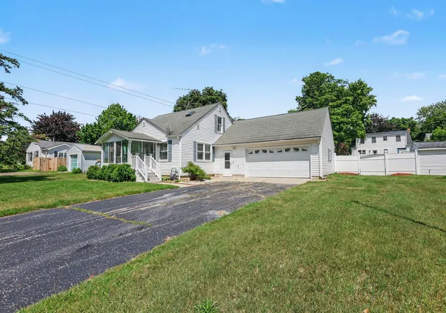 3rd image of 728 Ohio Ave, Fremont, MI 49412 | MLS# 67026032121