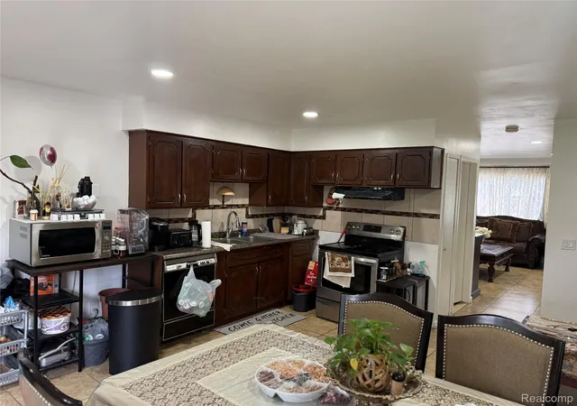 3rd image of 14804 El Dorado Ter #22, Troy, MI 48088 | MLS# 20261048603