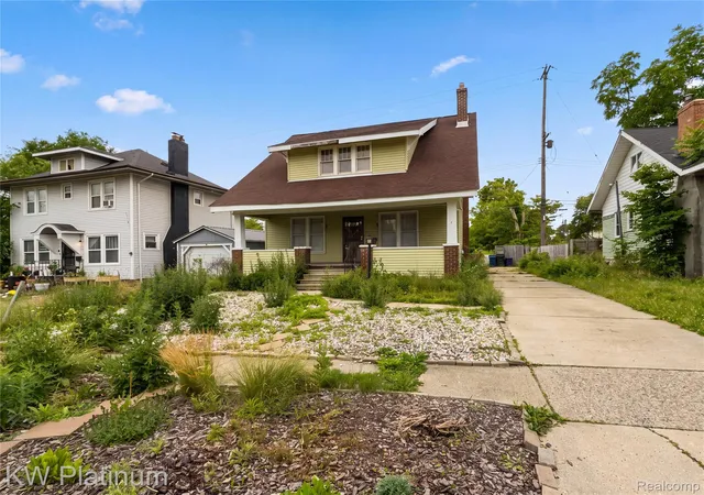 Photo 1 of Sale Pending at 114 W Hamilton Ave, Flint, MI 48503 | MLS# 20261048604 | Listing updated on 2026-09-11