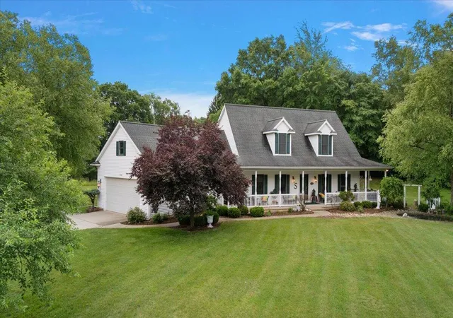 Photo 3 of Single family home for sale at 8236 Alpine Ave NW, Sparta, MI 49345 | MLS# 65026032158 | Listing updated on 2026-07-14