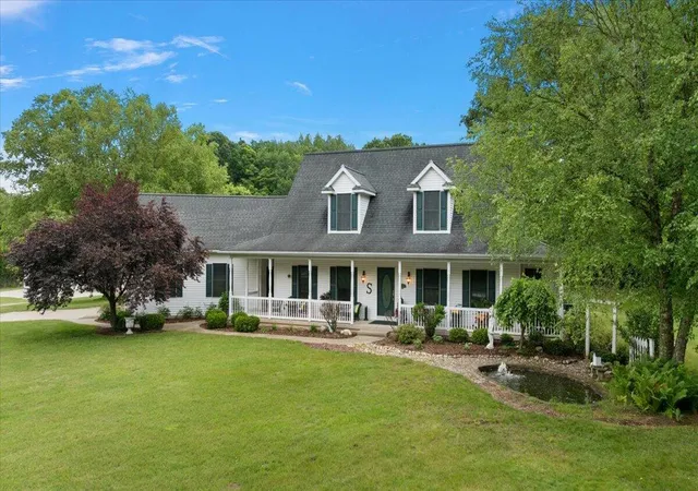 Photo 4 of Single family home for sale at 8236 Alpine Ave NW, Sparta, MI 49345 | MLS# 65026032158 | Listing updated on 2026-07-14