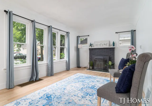 Photo 2 of Single family home for sale at 1031 Ada Ave, Muskegon, MI 49442 | MLS# 65026032164 | Listing updated on 2026-09-03
