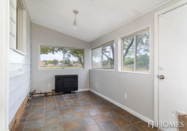 Photo 3 of Single family home for sale at 1030 Calvin Ave, Muskegon, MI 49442 | MLS# 65026032177 | Listing updated on 2026-07-15