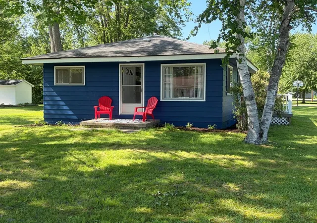 Photo 2 of Single family home for sale at 508 Shore View Dr, Houghton Lake, MI 48629 | MLS# 77080070285 | Listing updated on 2026-07-12
