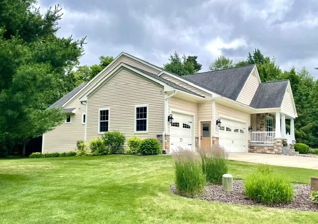 Listing Photo 3 - Condo for sale in building located at 5533 S Red Pine Cir, Kalamazoo, MI 49009