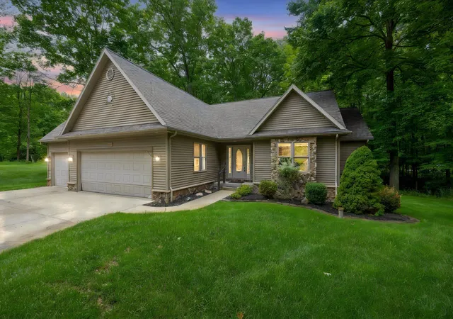 Photo 1 of Single family home for sale at 10372 Mountain View Trl, Stanwood, MI 49346 | MLS# 72026032223 | Listing updated on 2026-07-21