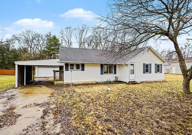 Photo 2 of Single family home for sale at 2816 Madison St, Niles, MI 49120 | MLS# 64026032221 | Listing updated on 2026-10-05