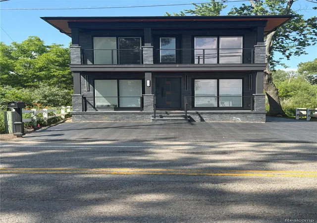 2nd image of 561 E Walled Lake Dr, Walled Lake, MI 48390 | MLS# 20261048678