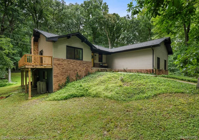 Photo 3 of Single family home for sale at 1625 Perry Lake Rd, Ortonville, MI 48462 | MLS# 20261048683 | Listing updated on 2026-09-29