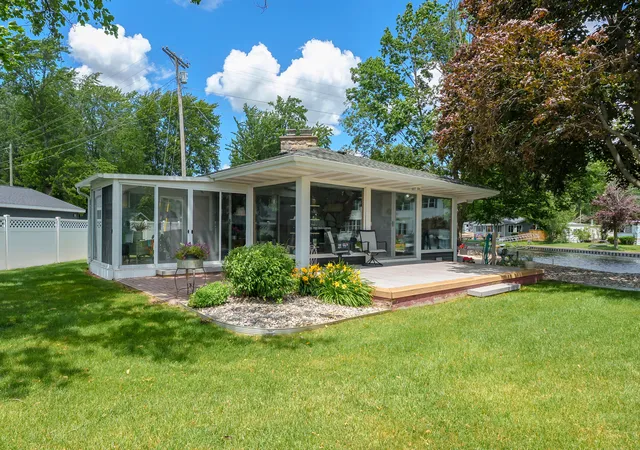 Photo 2 of Single family home for sale at 2282 Parker Dr, Wayland, MI 49348 | MLS# 66026032238 | Listing updated on 2026-09-02
