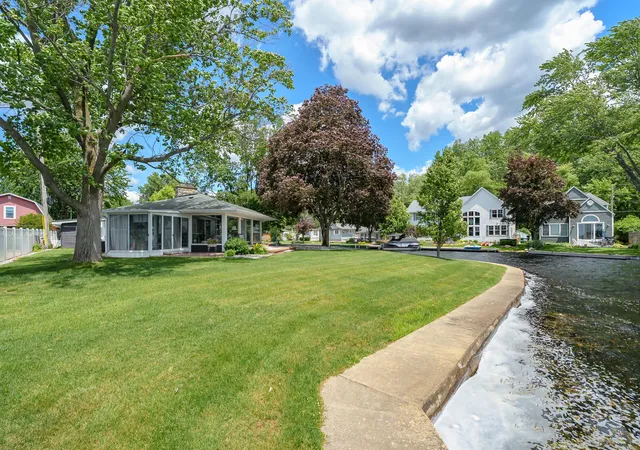 Photo 4 of Single family home for sale at 2282 Parker Dr, Wayland, MI 49348 | MLS# 66026032238 | Listing updated on 2026-09-02