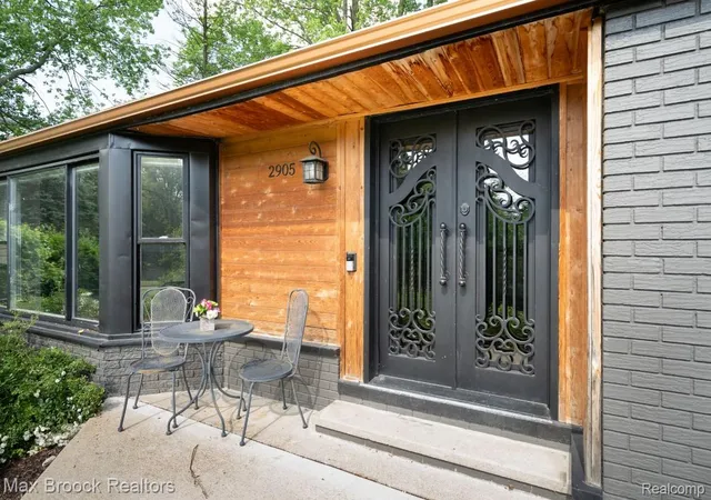 Photo 2 of Single family home for sale at 2905 Lahser Rd, Bloomfield Hills, MI 48304 | MLS# 20261048708 | Listing updated on 2026-09-04