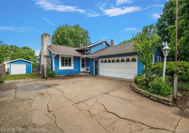 Photo 1 of Sale Pending at 840 Saint James St, Marysville, MI 48040 | MLS# 20261048717 | Listing updated on 2026-07-17