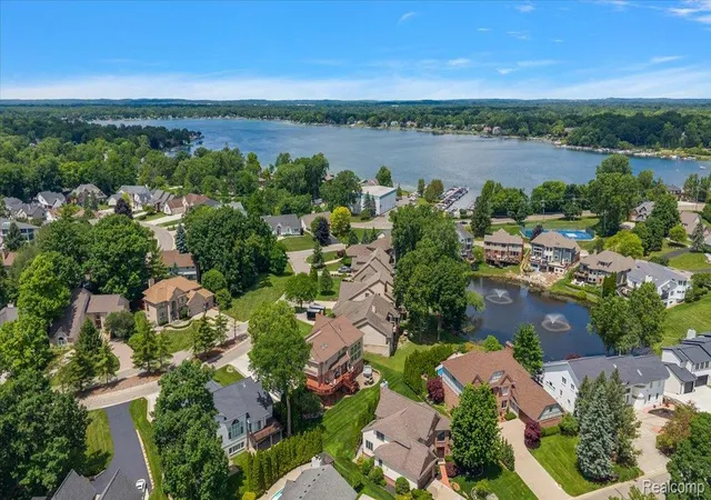 5th image of 4417 Island View Dr, Waterford, MI 48328 | MLS# 20261048728