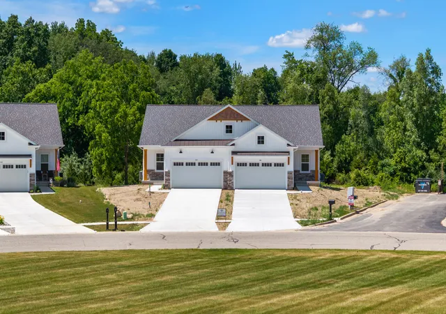 Listing Photo 4 - Condo for sale in building located at 146 Ashley Ct, Brooklyn, MI 49230