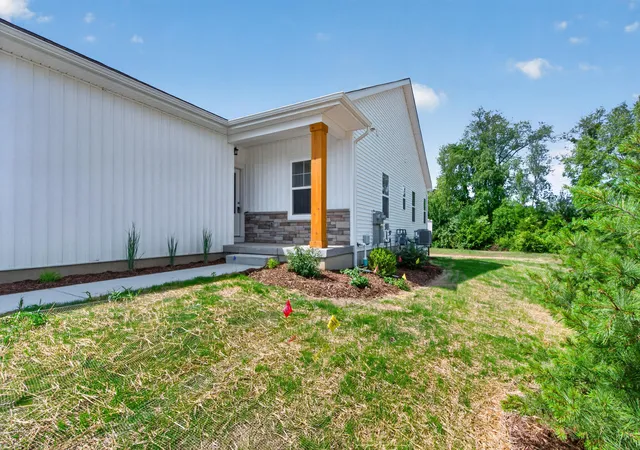 Listing Photo 5 - Condo for sale in building located at 146 Ashley Ct, Brooklyn, MI 49230
