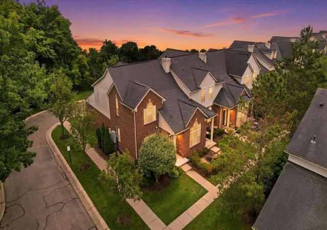 Listing Photo 2 - Condo for sale in building located at 18101 Adri Cir, Walled Lake, MI 48390 - Unit #