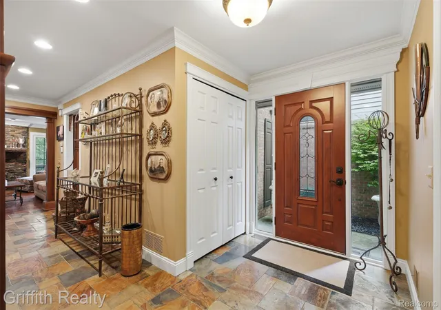 Listing Photo 5 - Condo for sale in building located at 4603 Golf Vw Dr, Brighton, MI 48116