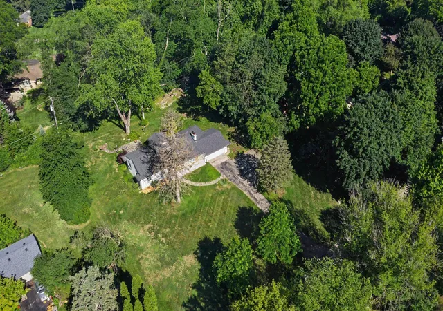 Photo 30 of Single family home for sale at 24900 N Cromwell Dr, Franklin, MI 48025 | MLS# 81026032266 | Listing updated on 2026-08-30