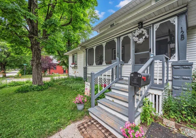 Photo 1 of Sale Pending at 128 Fox St, Lapeer City Lapeer, MI 48446 | MLS# 20261048742 | Listing updated on 2026-08-28