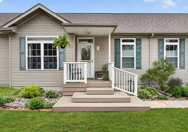 2nd image of 20777 Walnut Dr, Reed City, MI 49677 | MLS# 72026032285