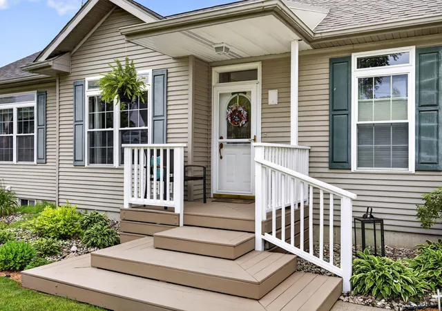 3rd image of 20777 Walnut Dr, Reed City, MI 49677 | MLS# 72026032285