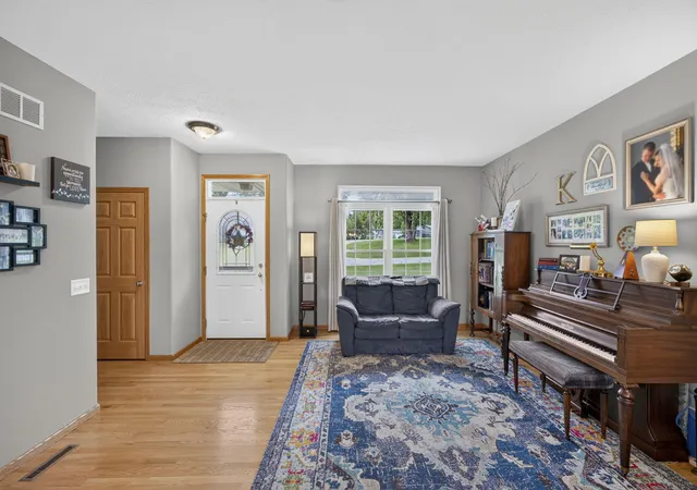 5th image of 20777 Walnut Dr, Reed City, MI 49677 | MLS# 72026032285