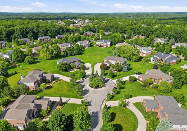 Photo 3 of Single family home for sale at 5631 Skye Ct, Rochester, MI 48306 | MLS# 20261048761 | Listing updated on 2026-10-09
