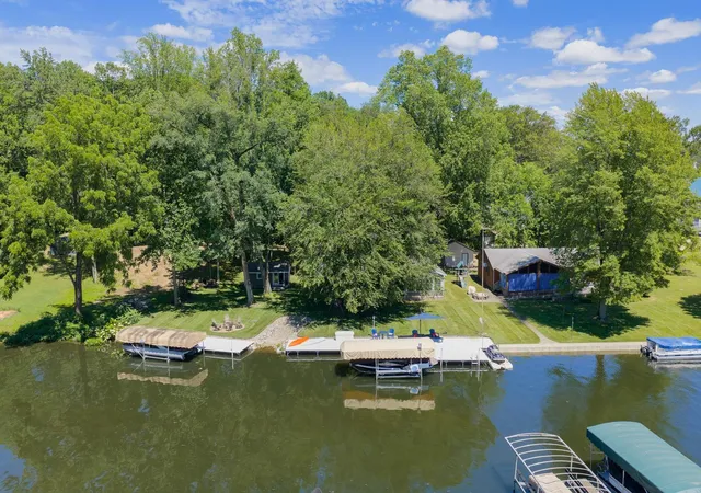 4th image of 61626 Lagoon Dr, Cassopolis, MI 49031 | MLS# 69026032299