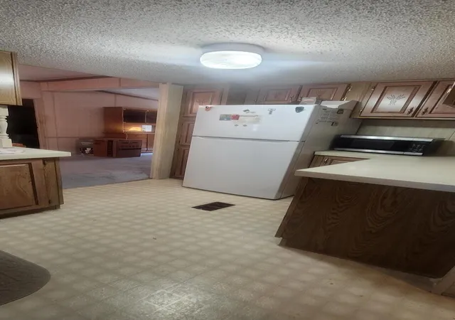 2nd image of 402 Northway Dr, Houghton Lake, MI 48629 | MLS# 71026032306