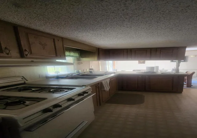 3rd image of 402 Northway Dr, Houghton Lake, MI 48629 | MLS# 71026032306