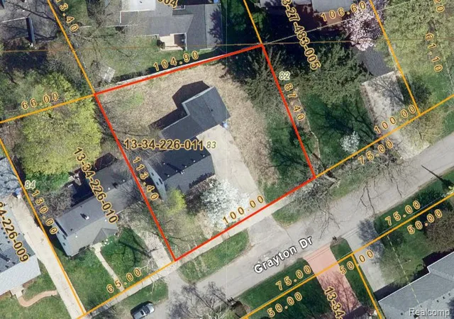 Photo 2 of Single family home for sale at 4166 Grayton Dr, Waterford, MI 48328 | MLS# 20261048780 | Listing updated on 2026-09-01