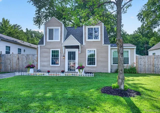 Photo 1 of Single family home for sale at 7715 Beech Daly Rd, Taylor, MI 48180 | MLS# 20261048779 | Listing updated on 2026-07-12