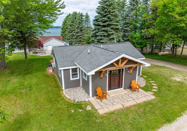 Photo 4 of Single family home for sale at 10862 Torchlight Ln, Central Lake, MI 49622 | MLS# 78080070317 | Listing updated on 2026-06-30