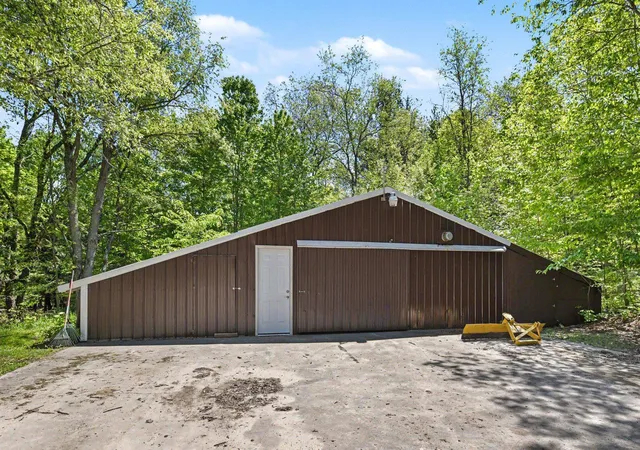 4th image of 5218 Mitchell Rd, Central Lake, MI 49622 | MLS# 78080070319