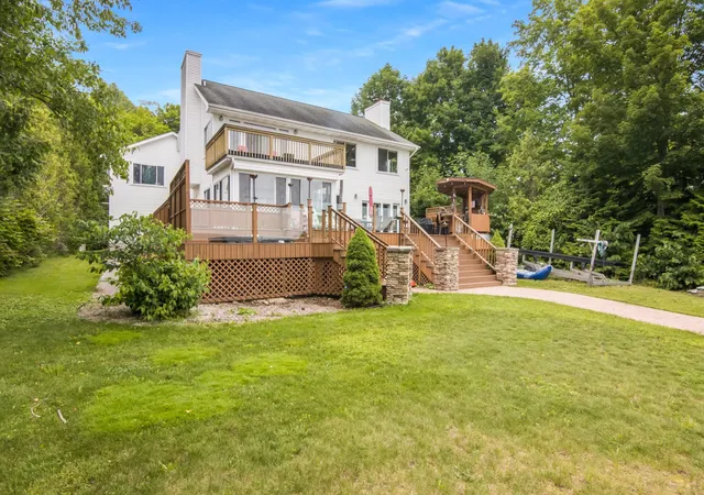 Photo 2 of Single family home for sale at 9276 Elk Lake Trl, Williamsburg, MI 49690 | MLS# 78080070321 | Listing updated on 2026-09-13