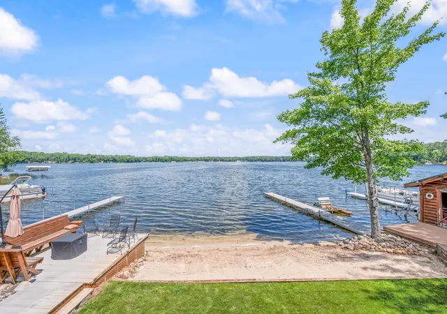 Photo 2 of Single family home for sale at 14948 17 Mile Rd, Leroy, MI 49655 | MLS# 72026032319 | Listing updated on 2026-06-26