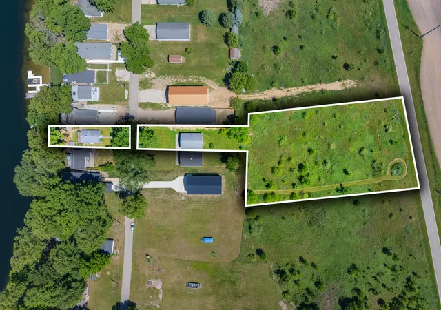 Photo 2 of Single family home for sale at 50400 Taylor Dr, Marcellus, MI 49067 | MLS# 69026032324 | Listing updated on 2026-07-22