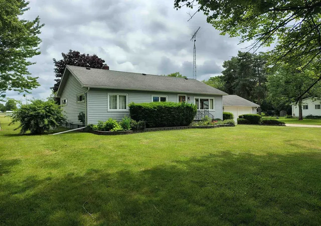 Photo 2 of Single family home for sale at 905 Dexter Dr, Lennon, MI 48449 | MLS# 5050213008 | Listing updated on 2026-08-22