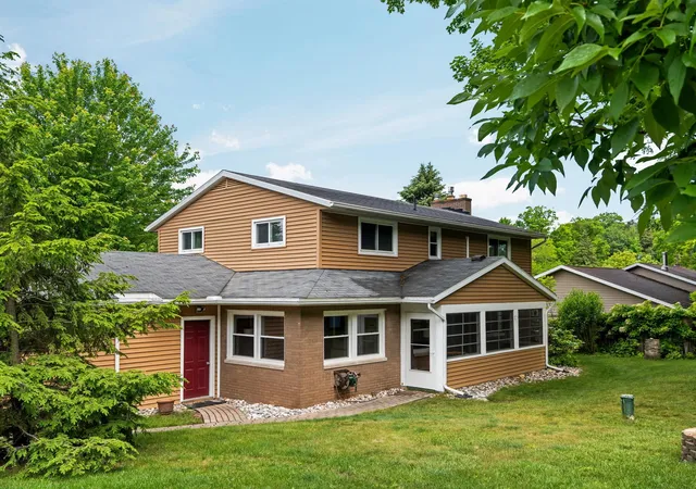4th image of 7370 Maple Terrace Ave, Traverse City, MI 49686 | MLS# 78080070332