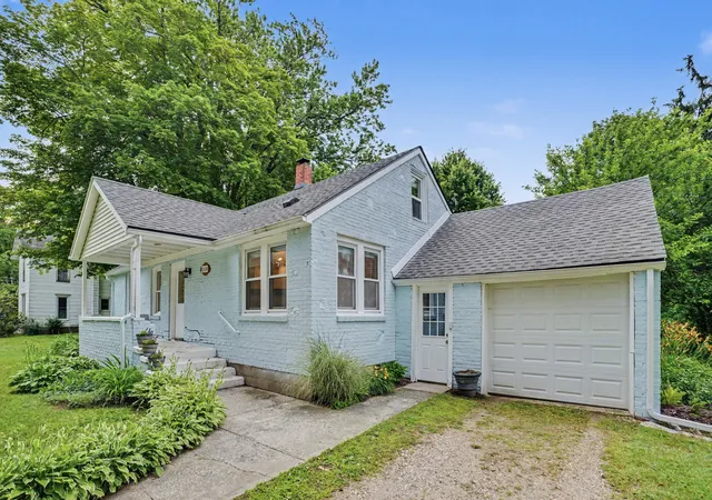 Photo 1 of Single family home for sale at 220 E James St, Lawrence, MI 49064 | MLS# 69026032365 | Listing updated on 2026-08-03